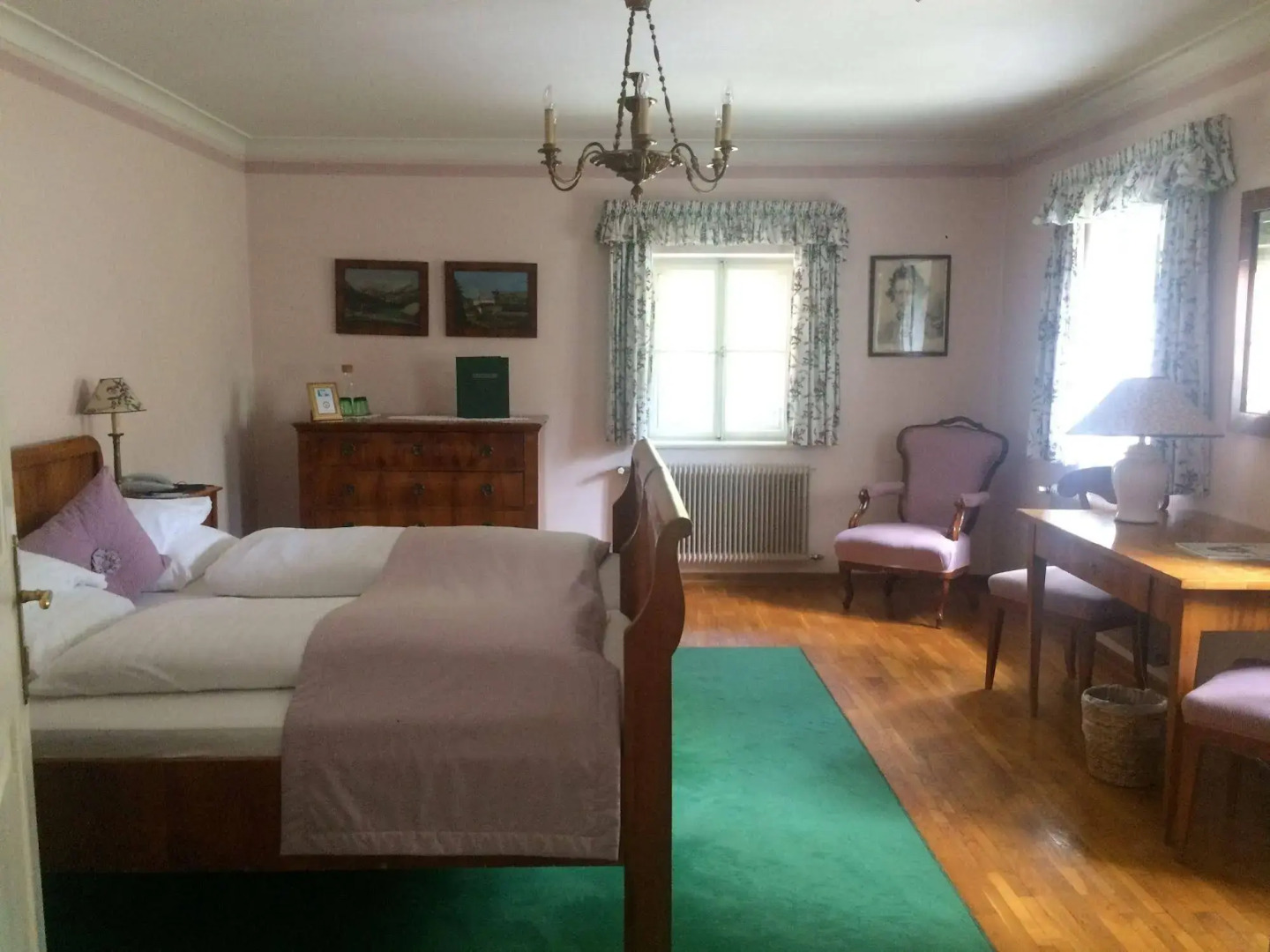 Photo - Der Schlosswirt zu Anif - Biedermeierhotel und Restaurant