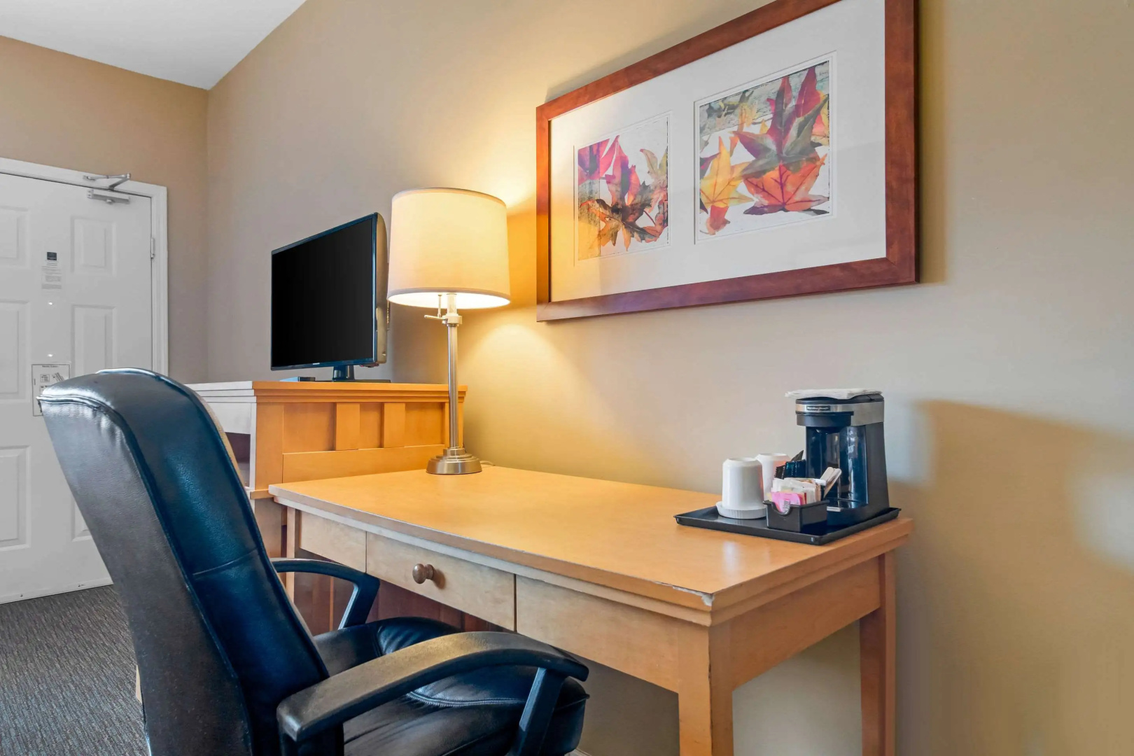 Photo - Econo Lodge Inn & Suites