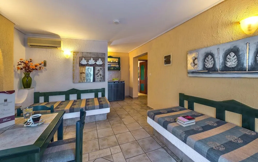 Photo - Castle Suites Hotel