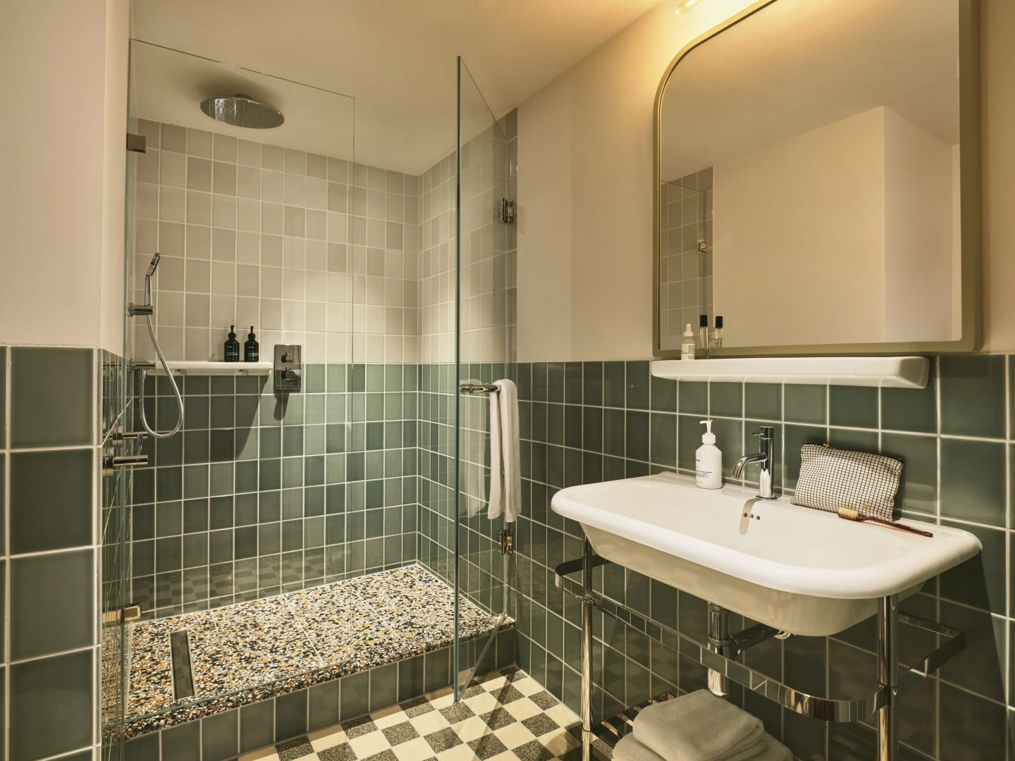 Photo - Lloyd Hotel