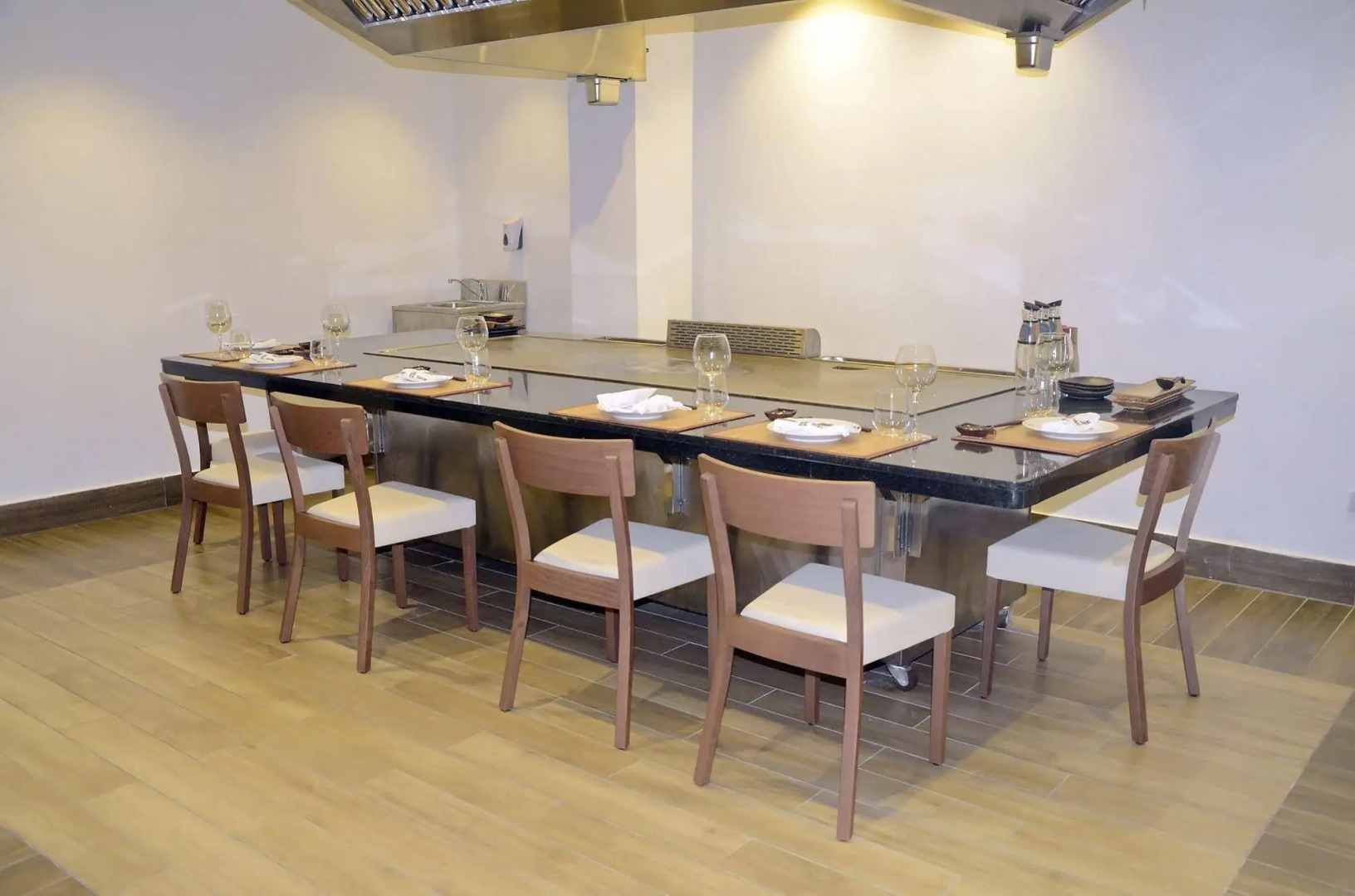 Photo - Weston Suites Hotel