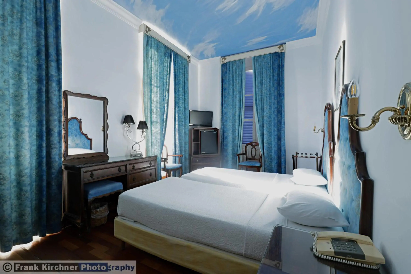 Photo - Hotel Castille