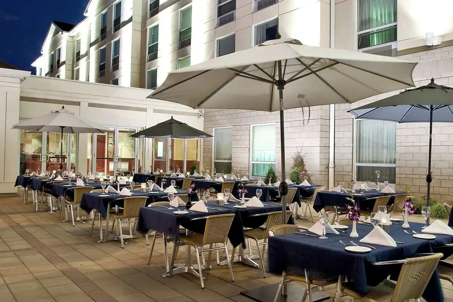 Photo - Hilton Garden Inn Montreal Airport