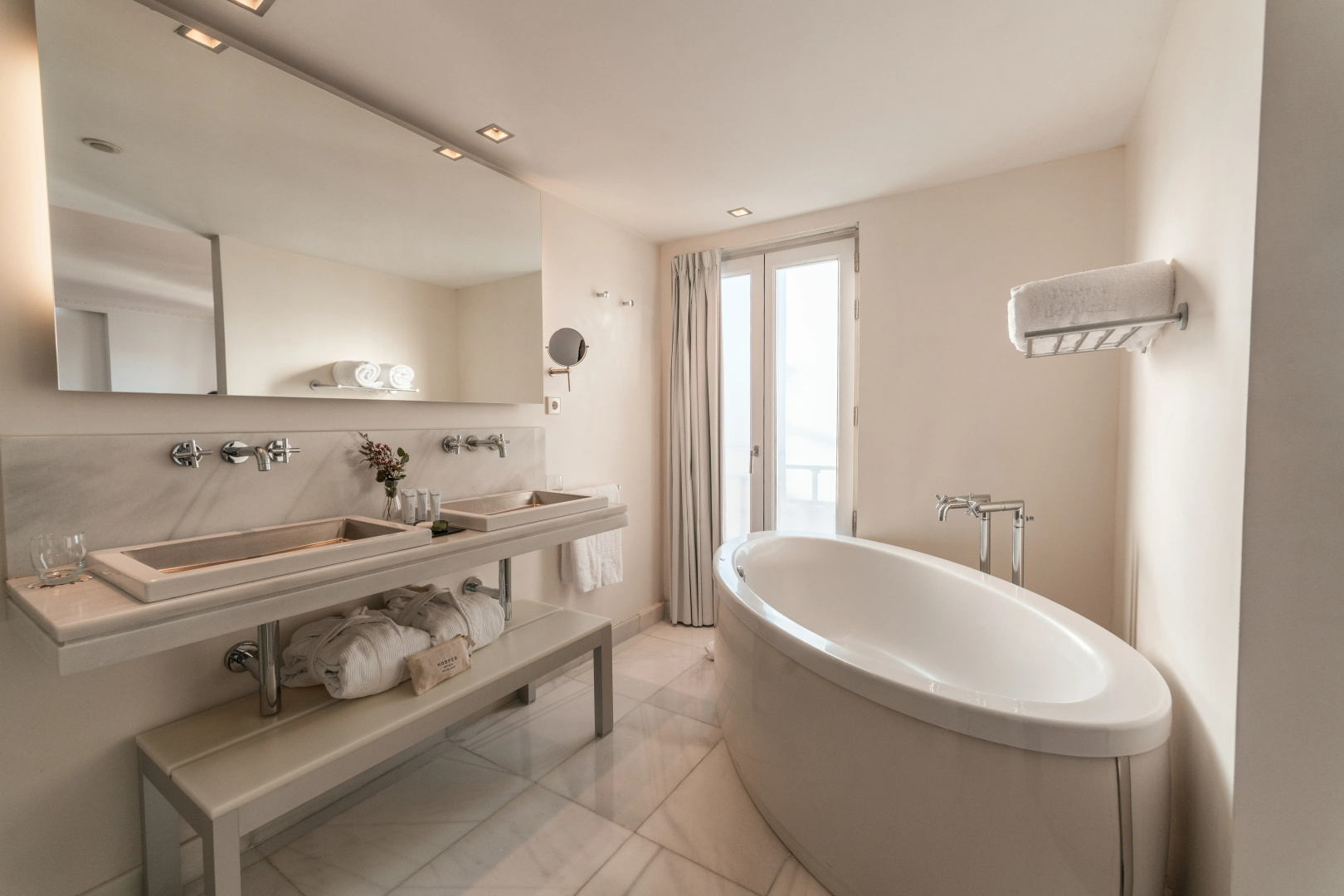 Photo - Hospes Puerta de Alcalá, a Member of Design Hotels