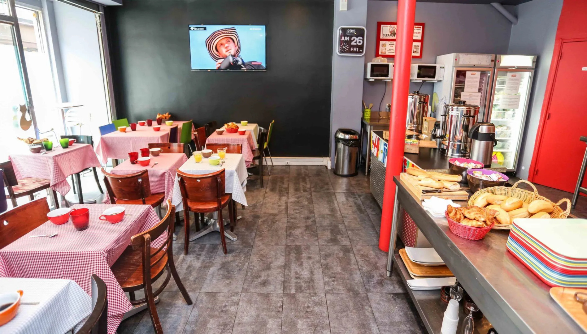 Photo - Le Regent Montmartre by Hiphophostels