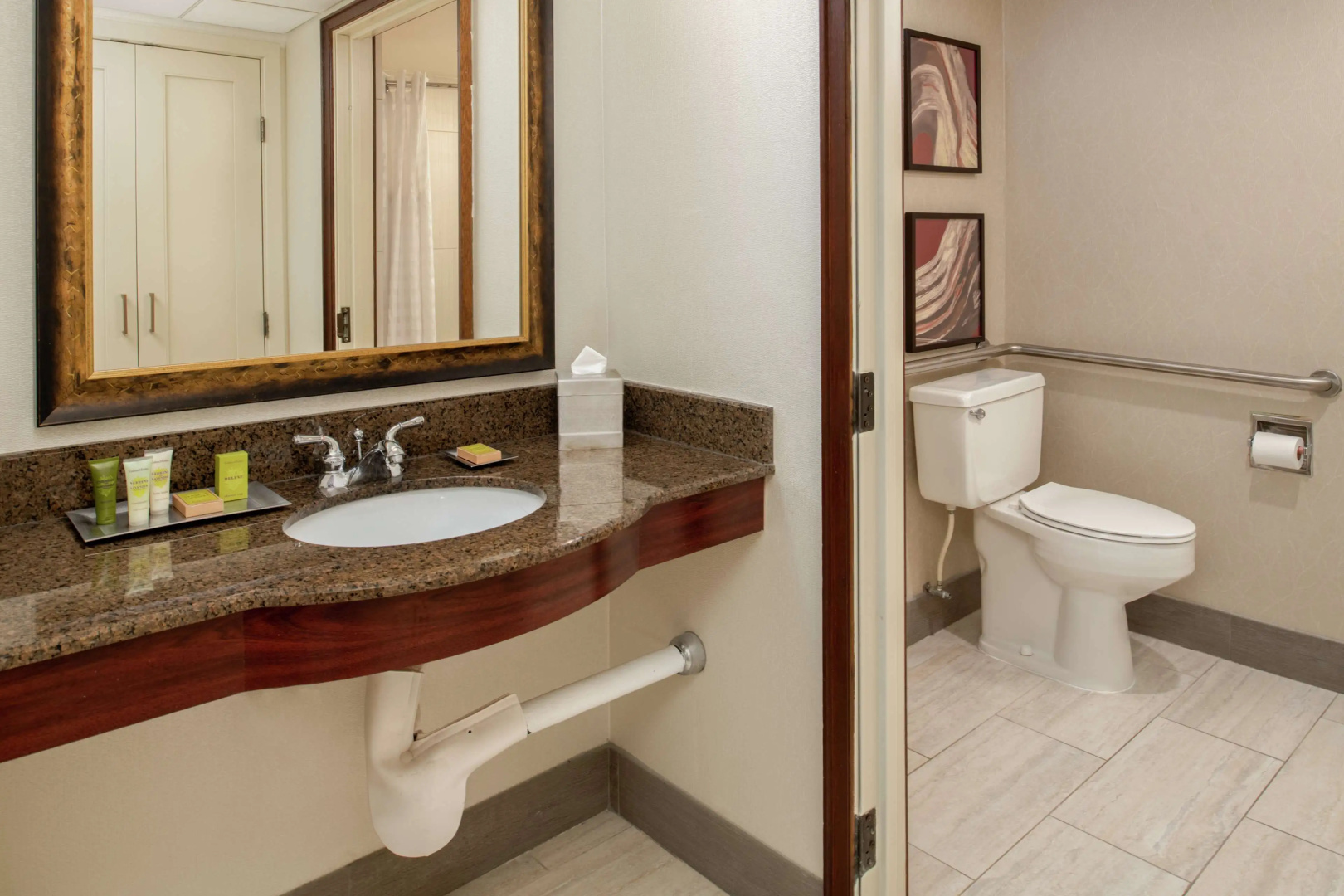 Photo - Hilton Bellevue