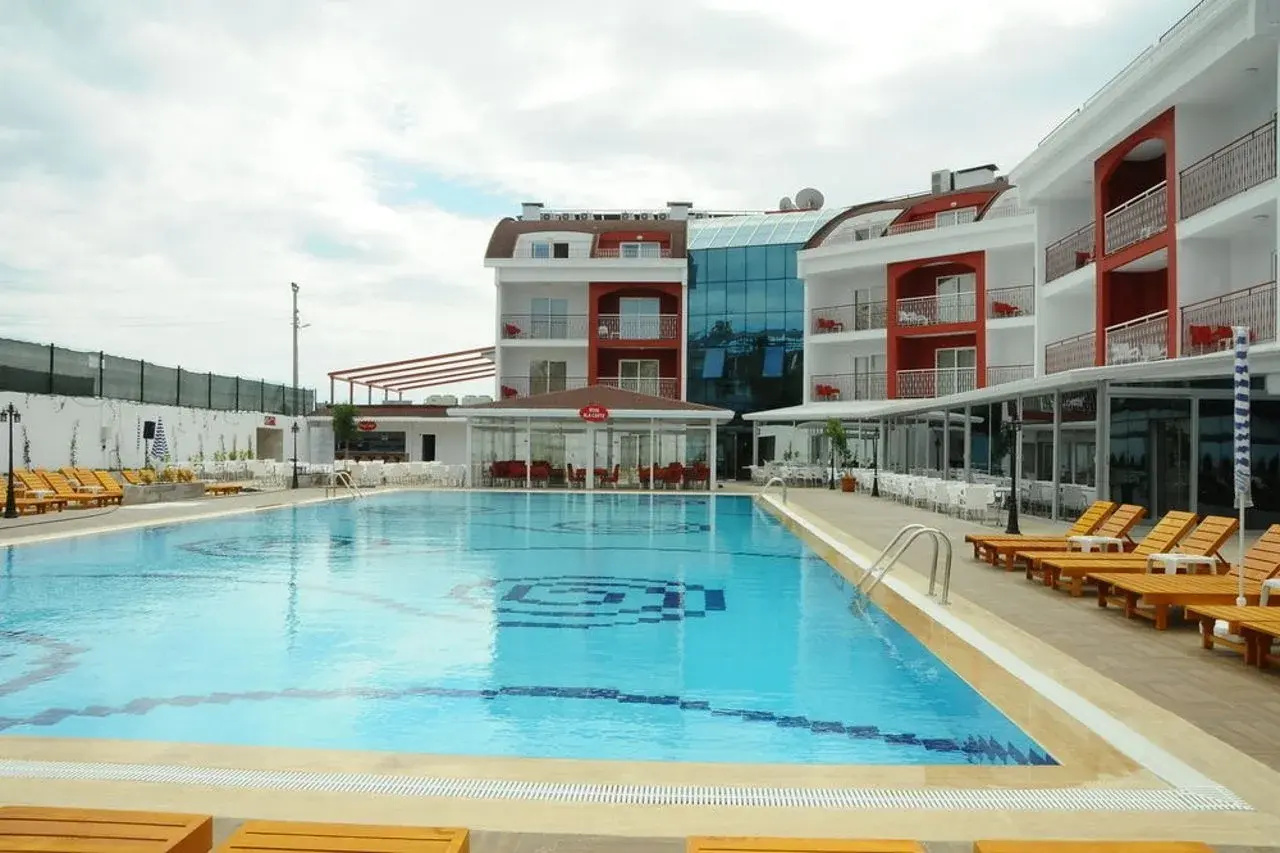 Photo - Side Legend Hotel