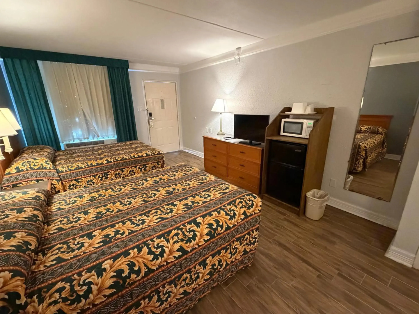 Photo - America's Inn Houston/Stafford /Sugarland