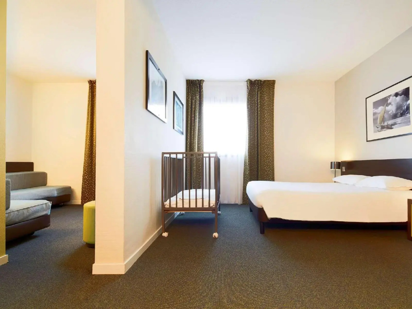 Foto - Kyriad Hôtel Orly Aéroport - Athis Mons