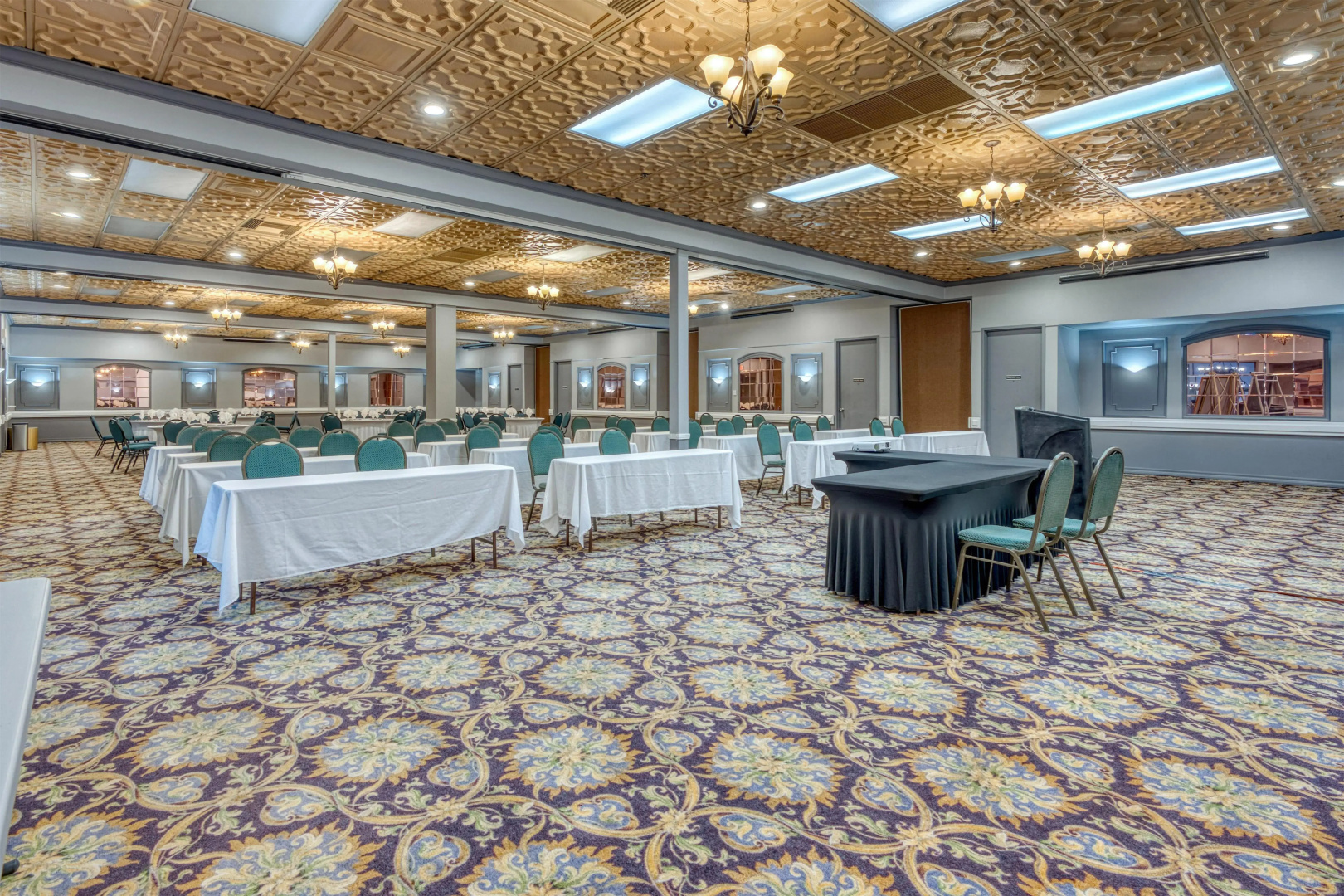 Foto - SureStay Plus Hotel by Best Western Reno Airport