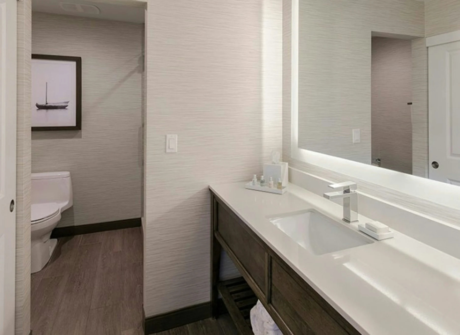 Photo - Marina del Rey Hotel