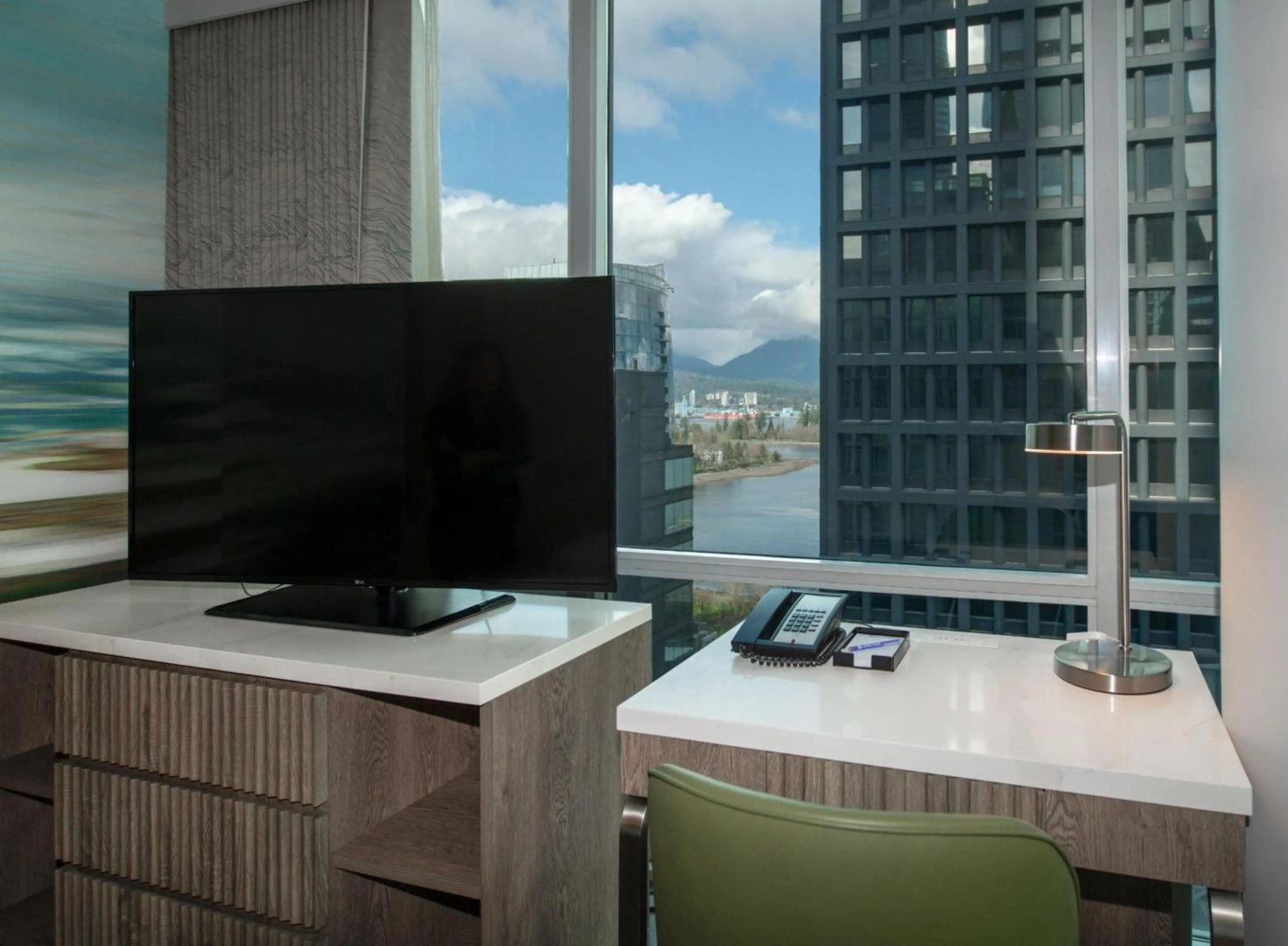 Photo - Coast Coal Harbour Vancouver Hotel by APA