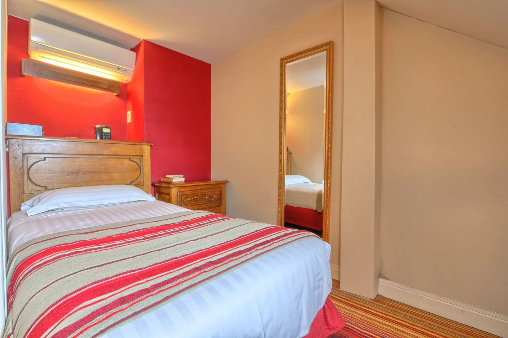 Photo - Welcome Hotel