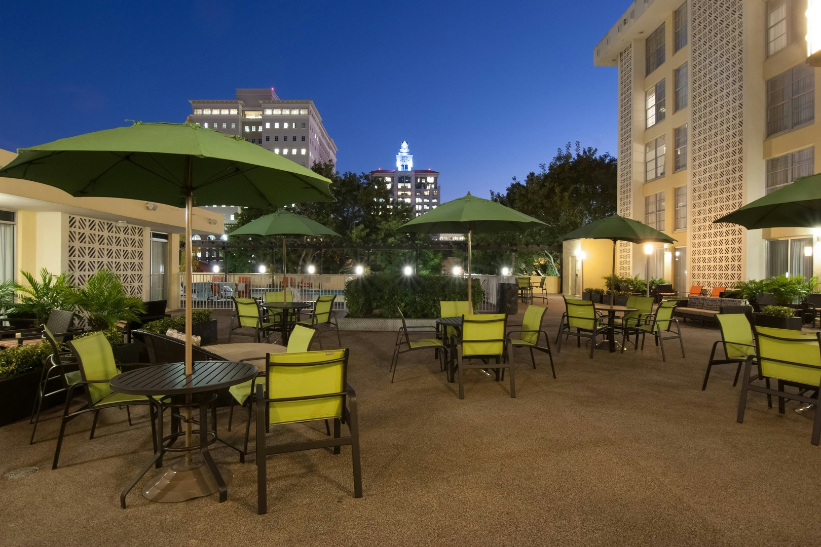 Foto - Courtyard Miami in Coral Gables by Marriott