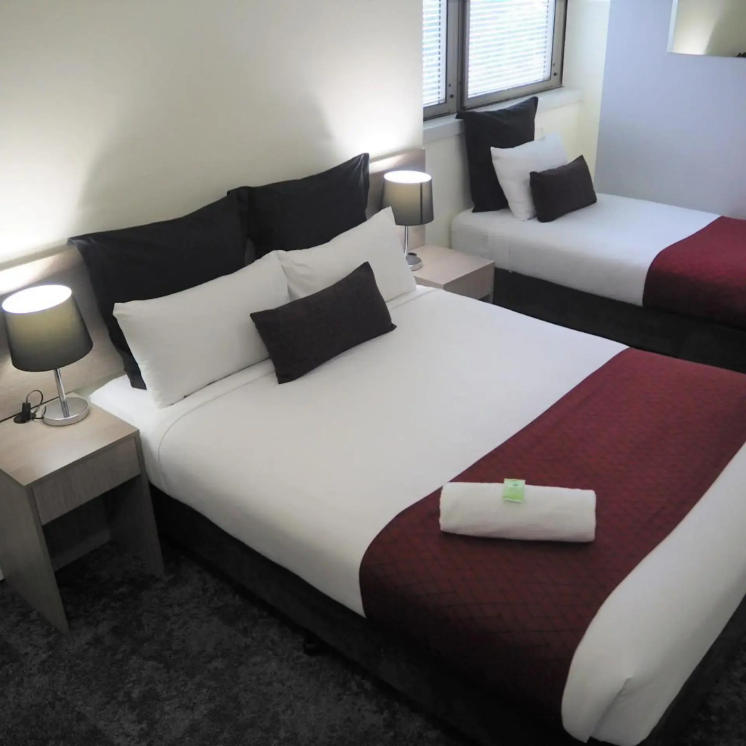 Photo - George Hotel Brisbane, Independent Collection by EVT