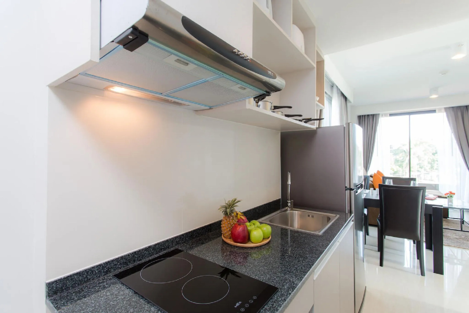 Foto - 6th Avenue Surin Beach - Official Account