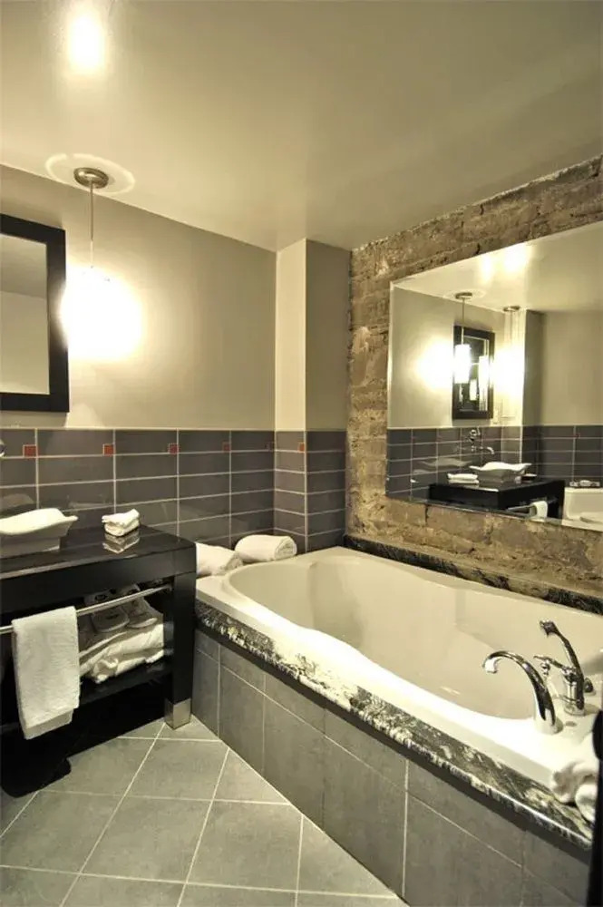 Photo - Lofts du Vieux-Port by Gray Collection