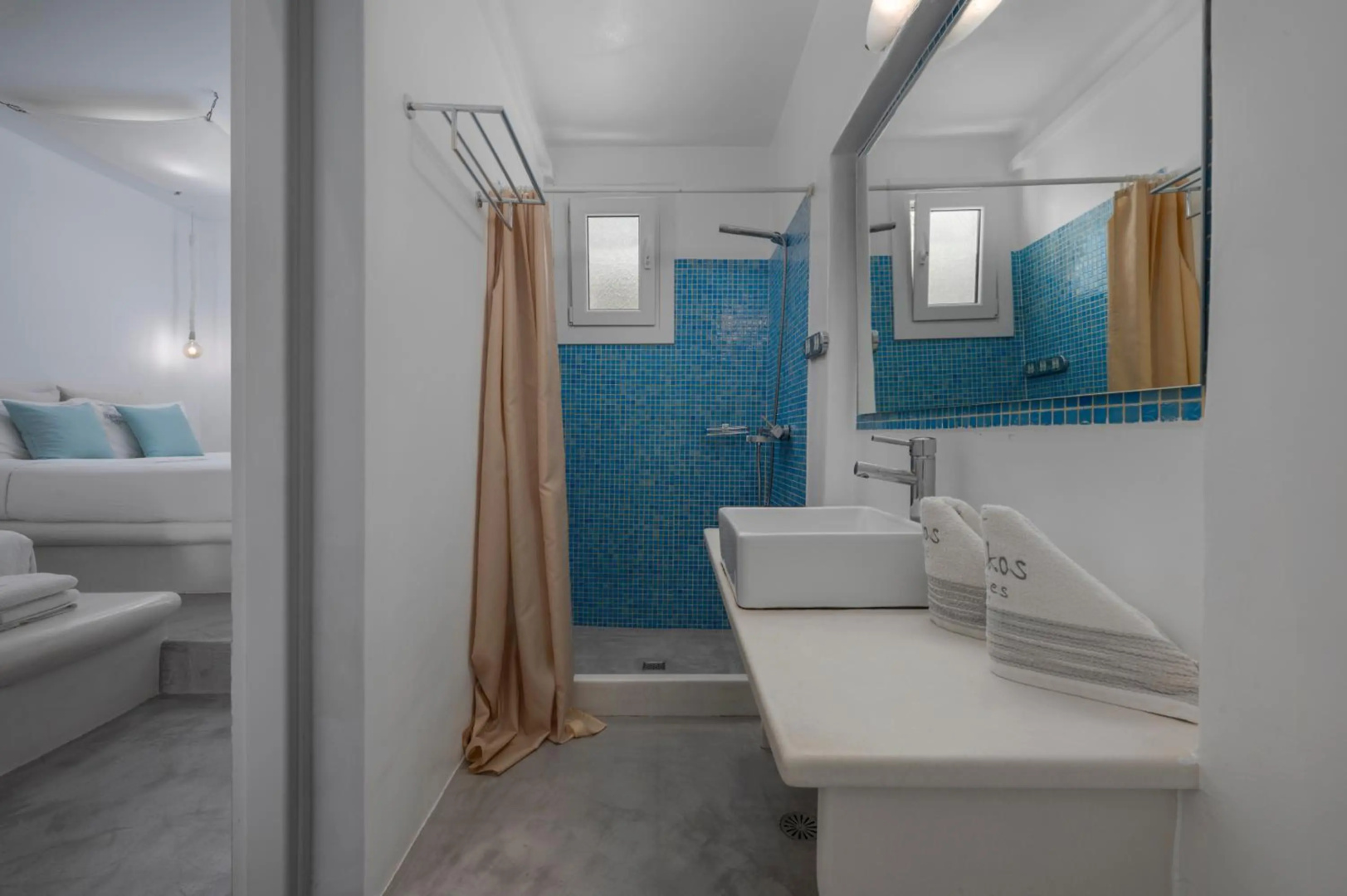 Photo - Flaskos suites