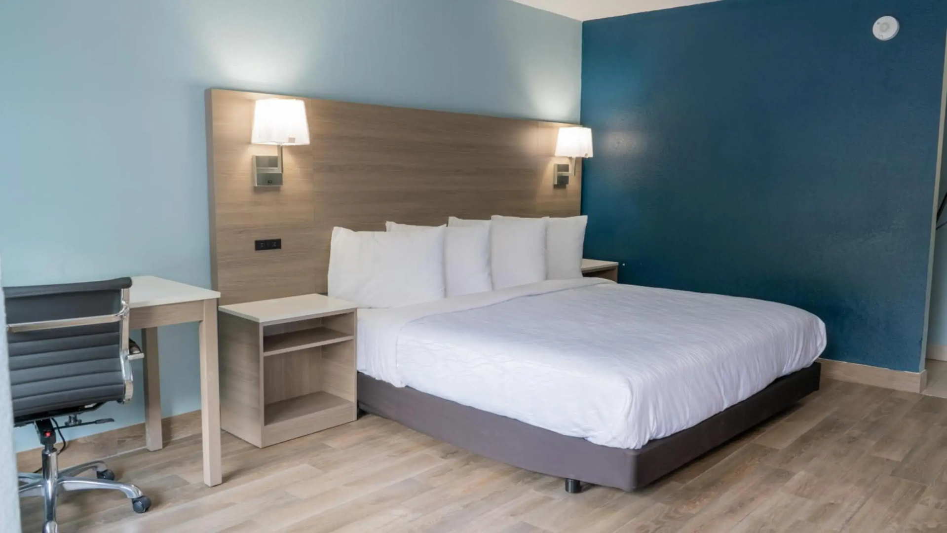 Photo - SureStay by Best Western Jacksonville Airport
