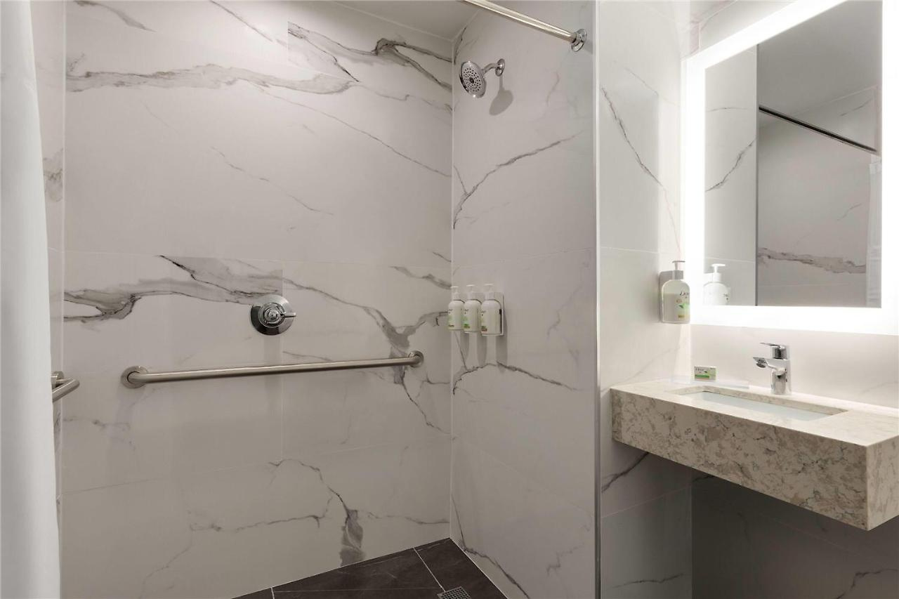 Photo - Ramada By Wyndham Brooklyn Empire Blvd