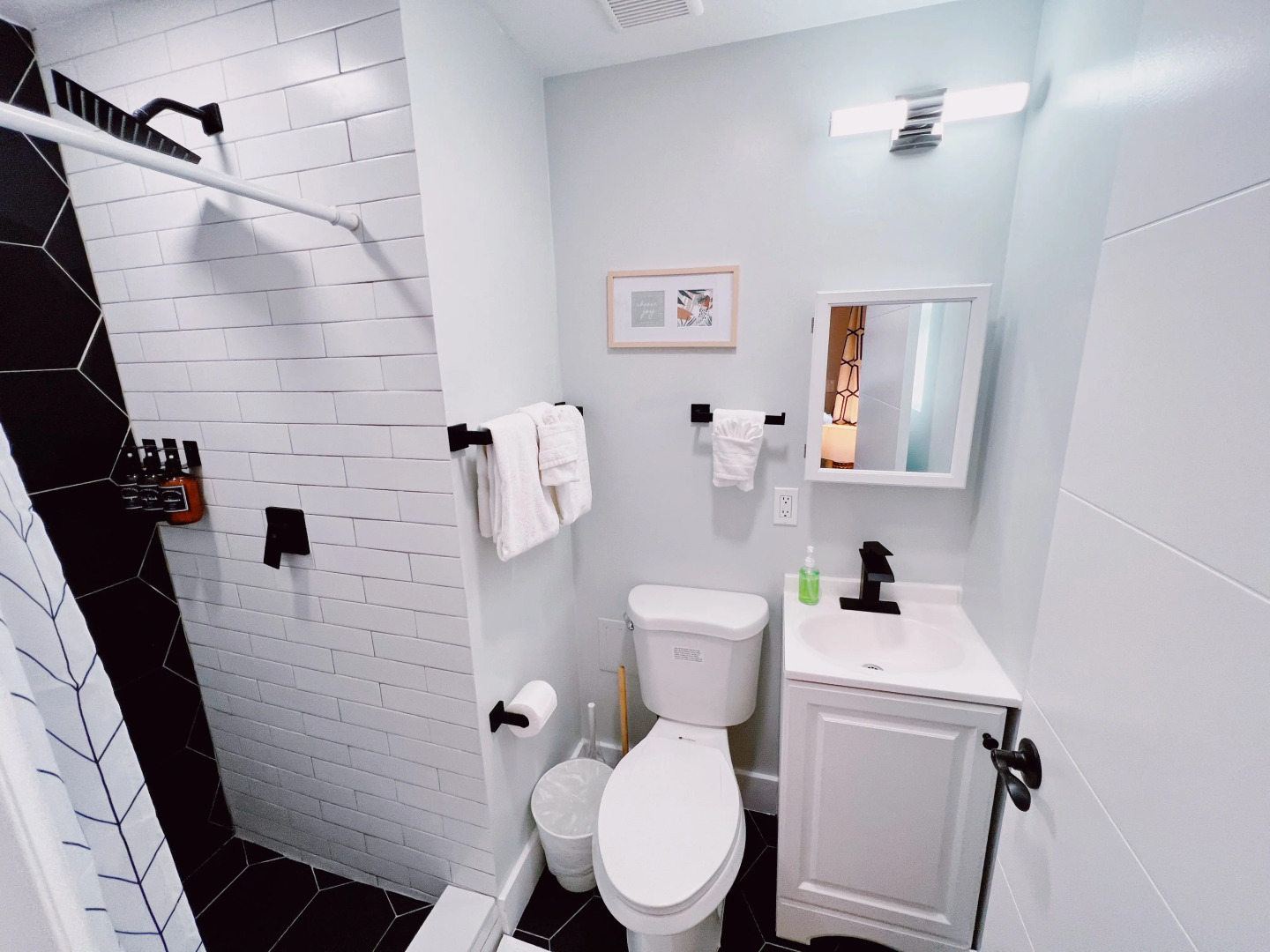 Photo - Nine20 Collins Apartments by Lowkl