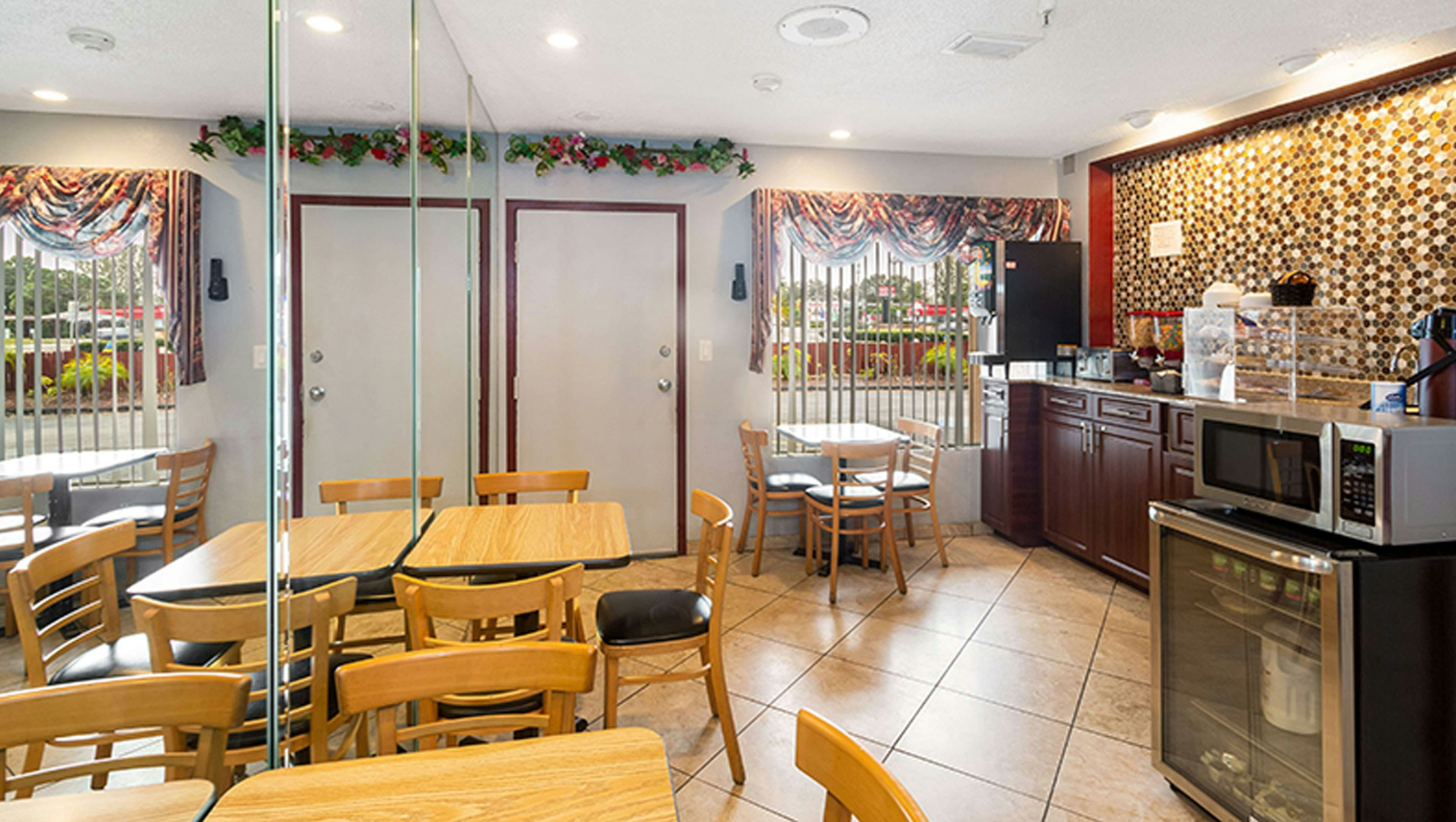 Photo - Magnuson Hotel Bradenton
