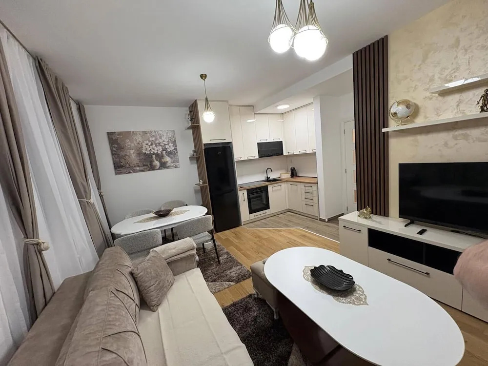 I&I Apartments 36