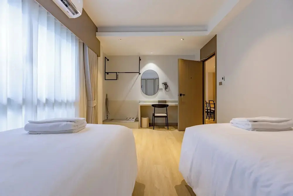 Photo - The Bentley Hotel