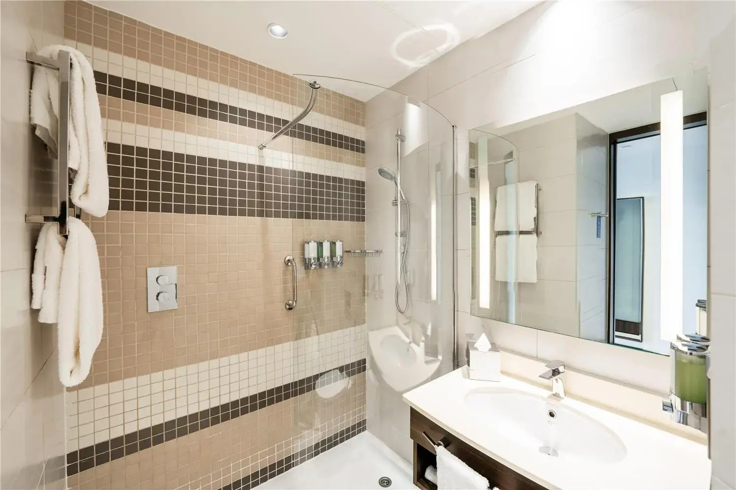 Foto - Hampton by Hilton Dubai Airport
