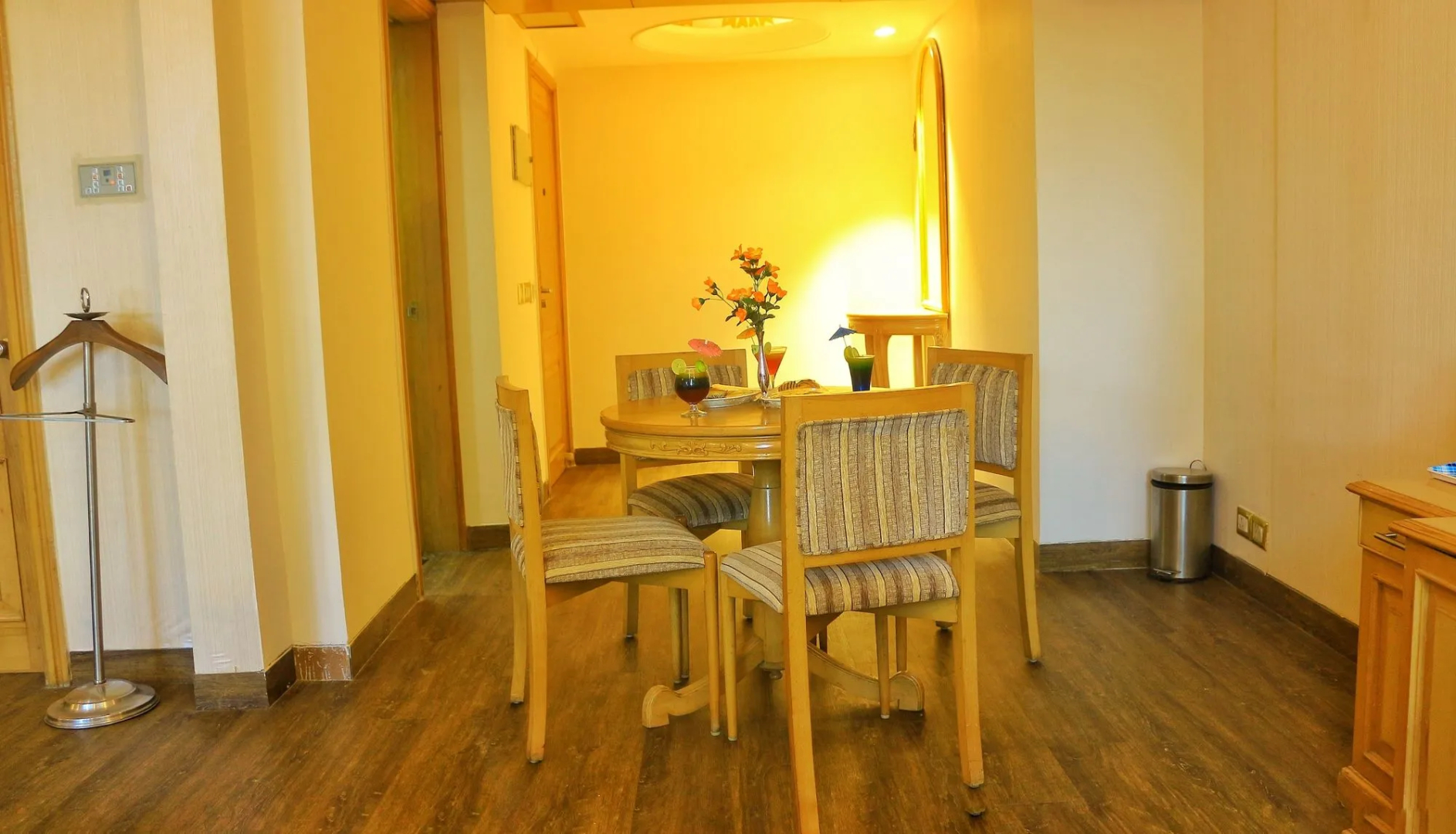 Foto - Dee Marks Airport Hotel & Resorts