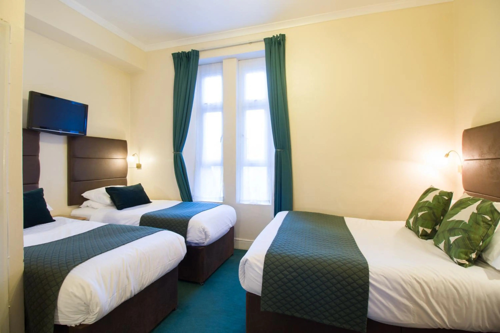 Photo - London Town Hotel