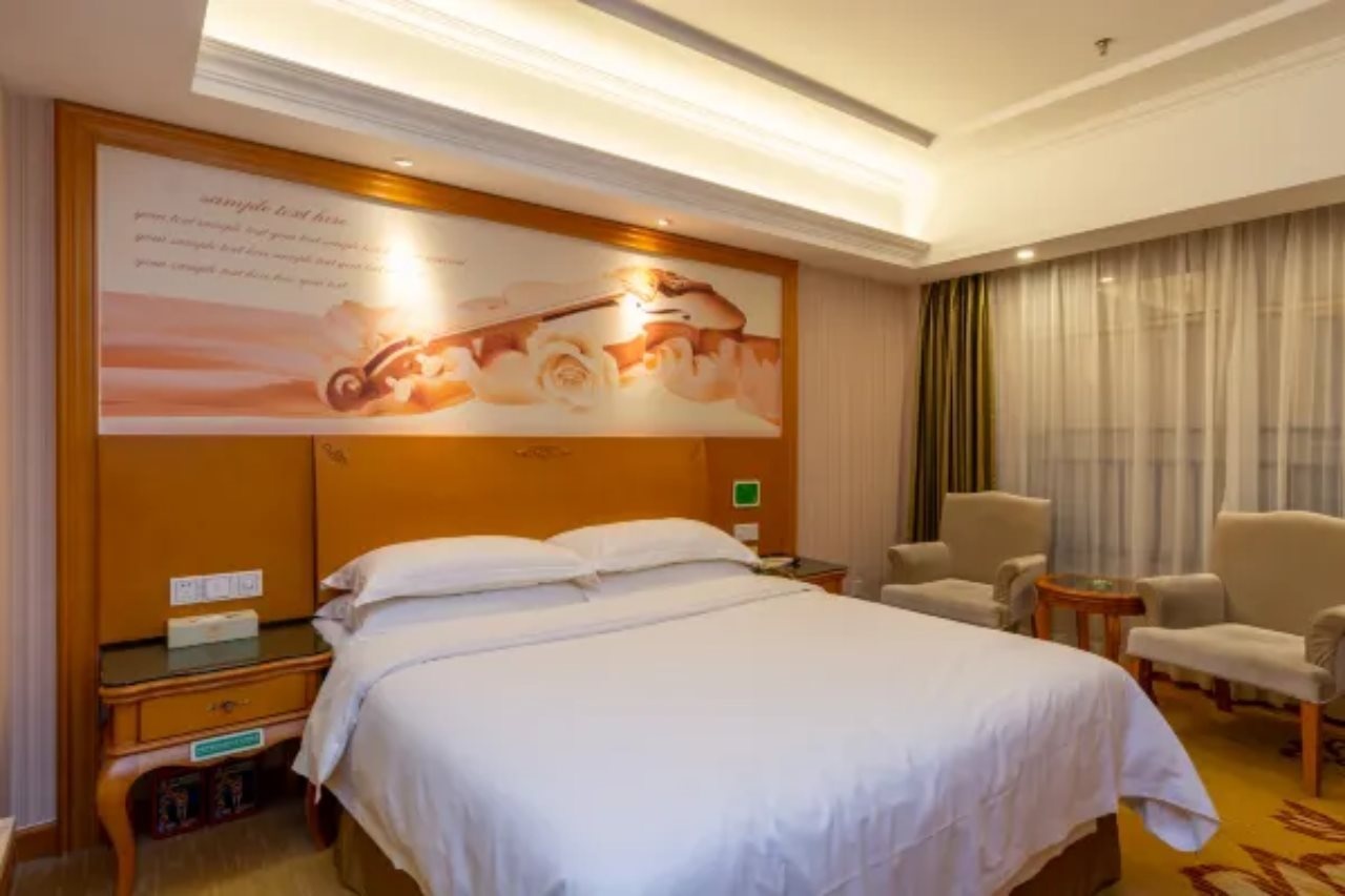Vienna Hotel Huizhou Danshui Baiyun Road