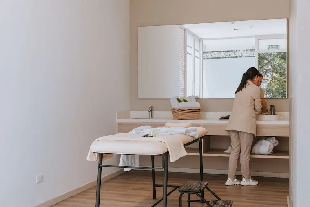 Photo - Travelers Orange Suites