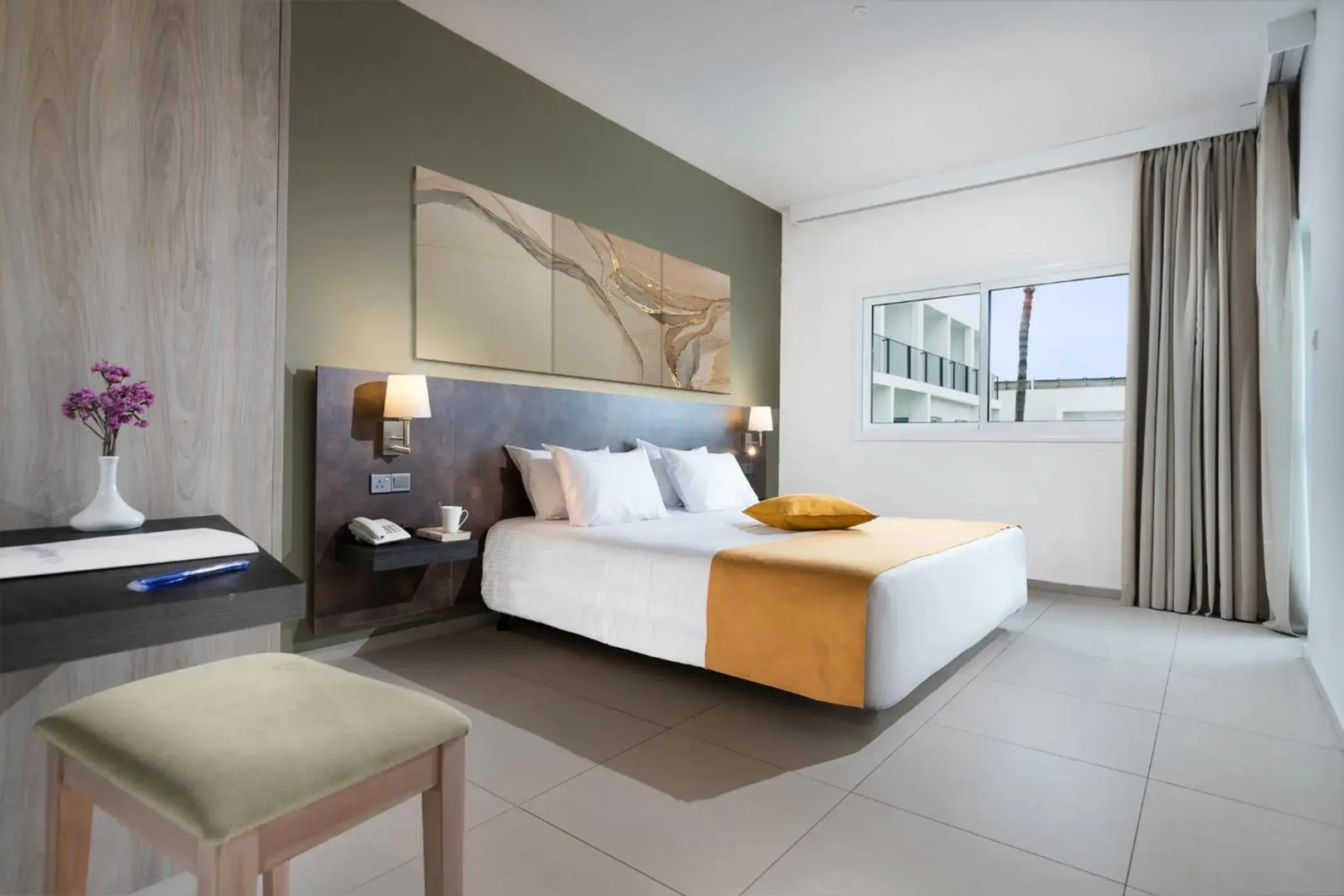 Photo - Mayfair Hotel