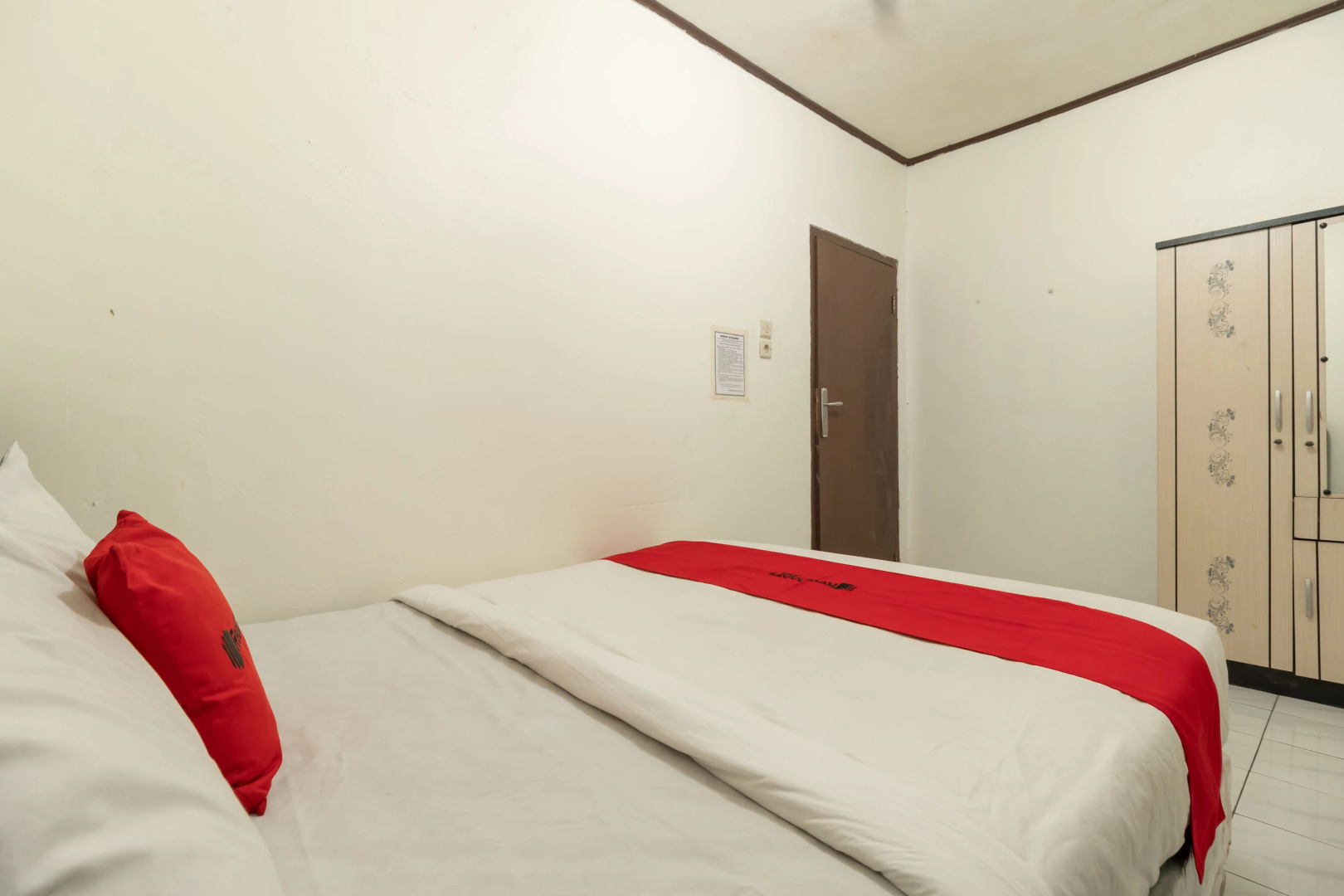 Foto - RedDoorz near Pondok Indah Water Park