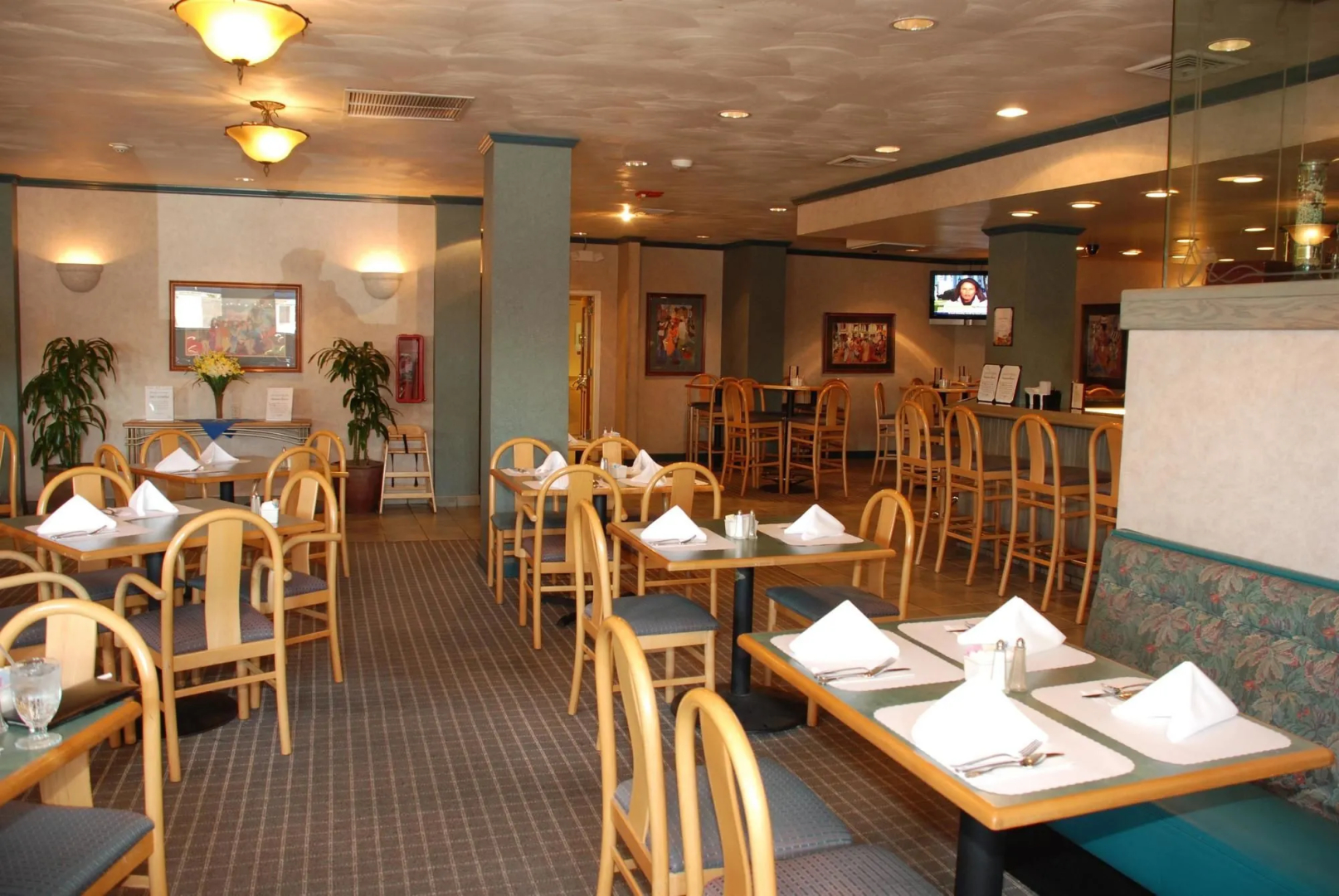 Photo - Oakland Airport Executive Hotel