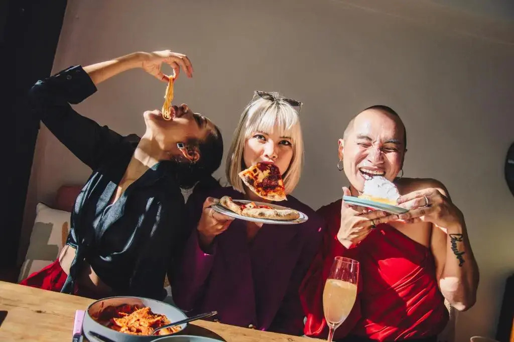 Photo - Sacha's Hotel Uno