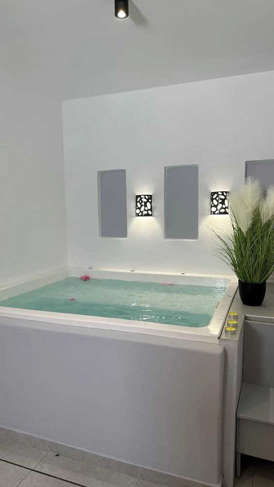 Photo - Miracles Suites by Anastasia Princess, Adults Only