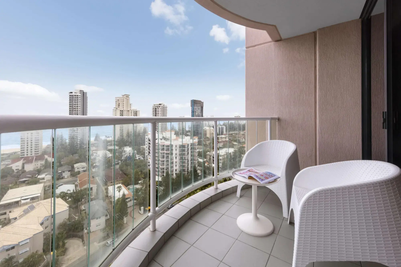 Photo - Oaks Gold Coast Hotel