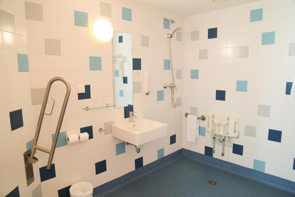 Photo - B&B HOTEL Granada