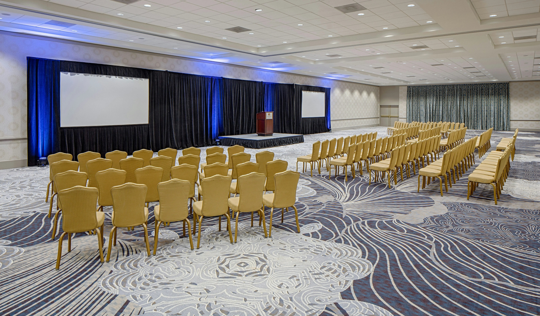 Photo - DoubleTree by Hilton Hotel Houston - Greenway Plaza