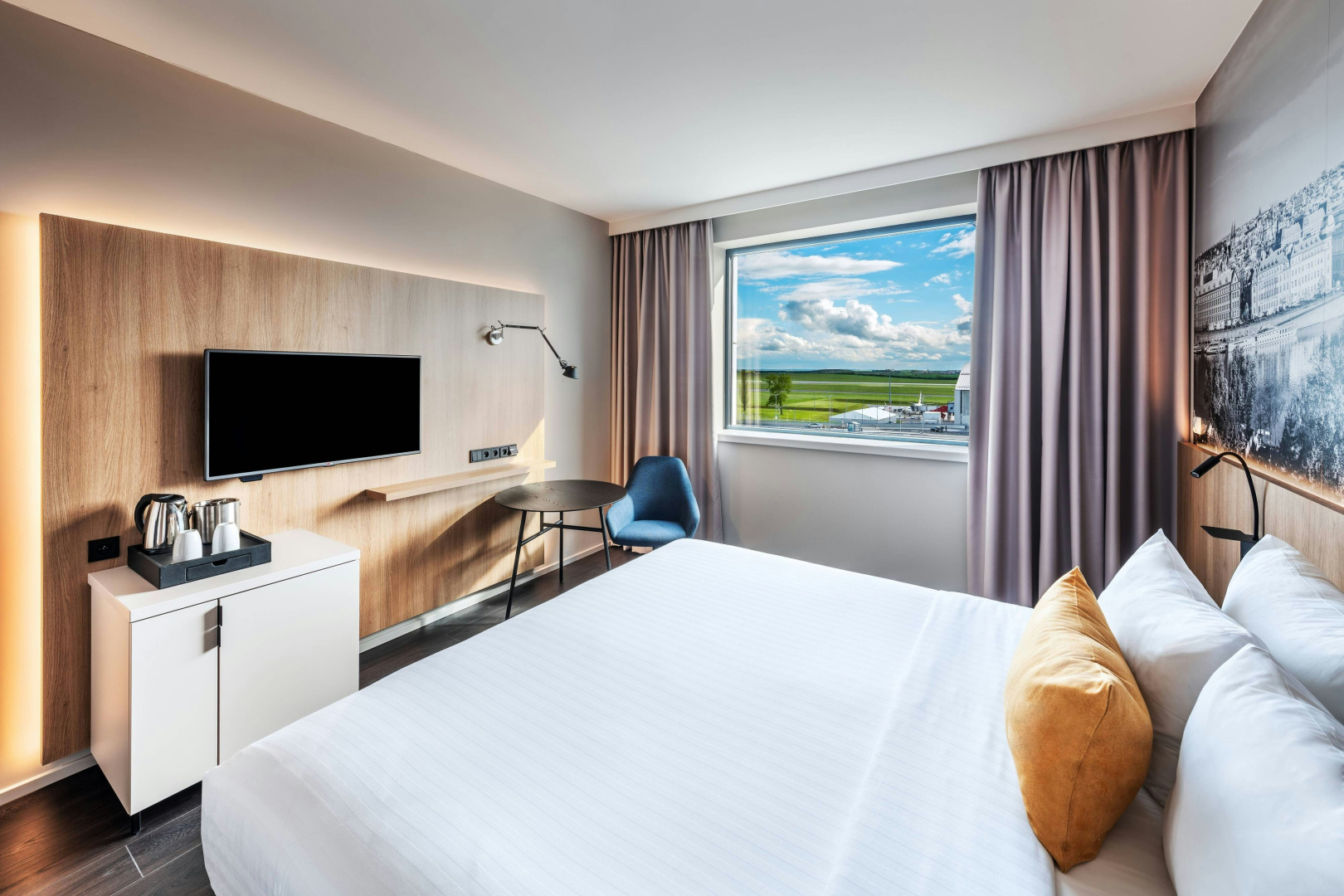 Photo - Courtyard by Marriott Prague Airport