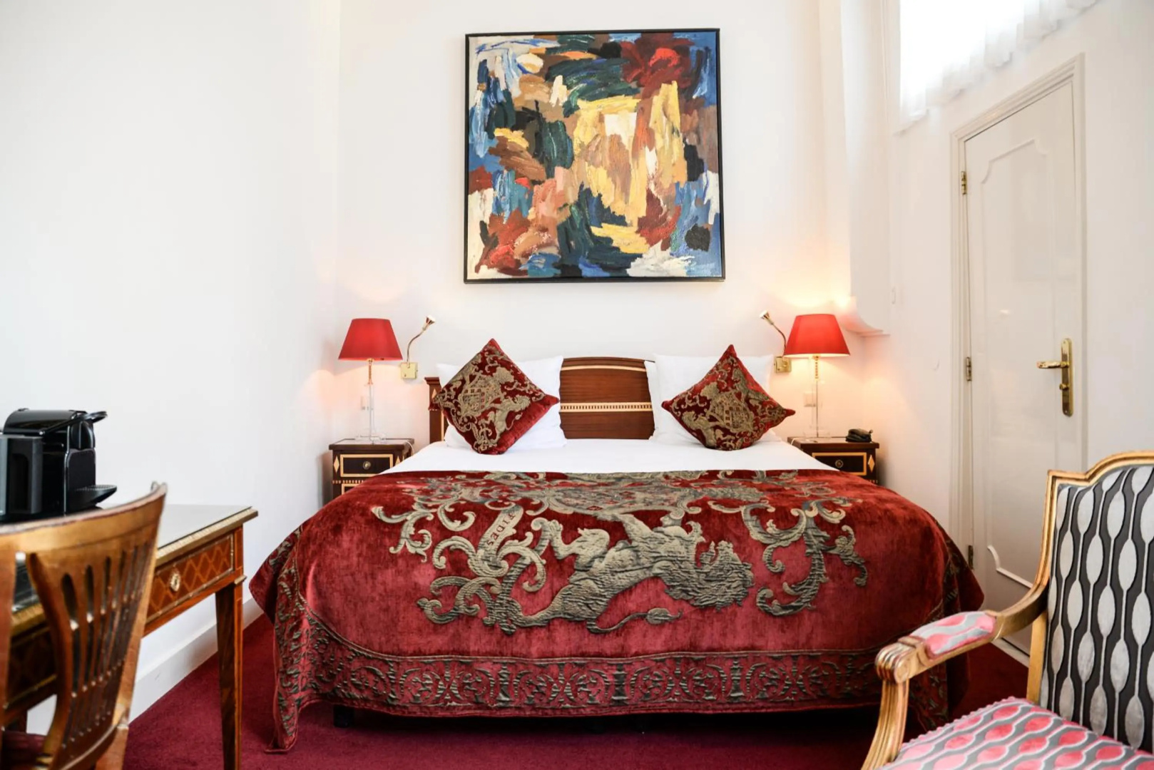 Photo - Ambassade Hotel
