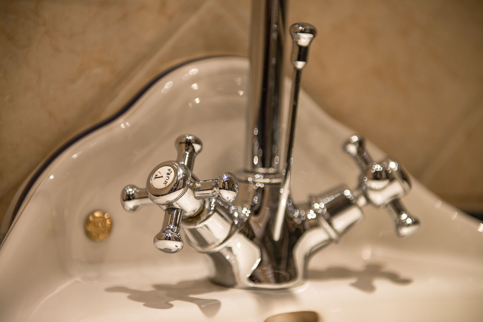 Photo - Lady Hamilton Apartments