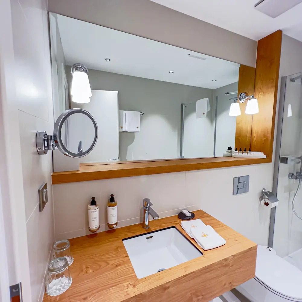 Photo - Normafa Hotel & Retreat