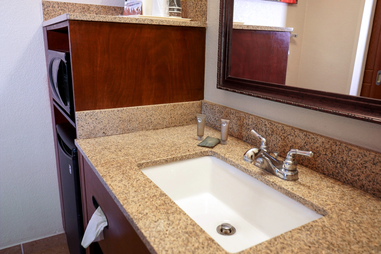Photo - Rosen Inn, closest to Universal