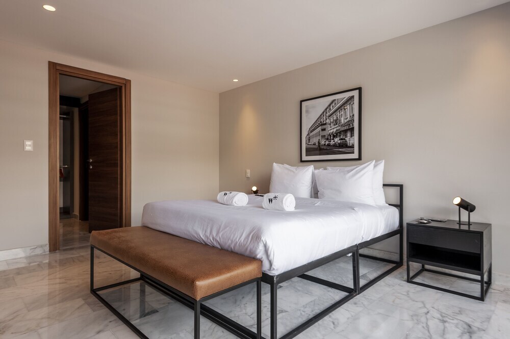 Photo - Arquimedes 138 by Wynwood House