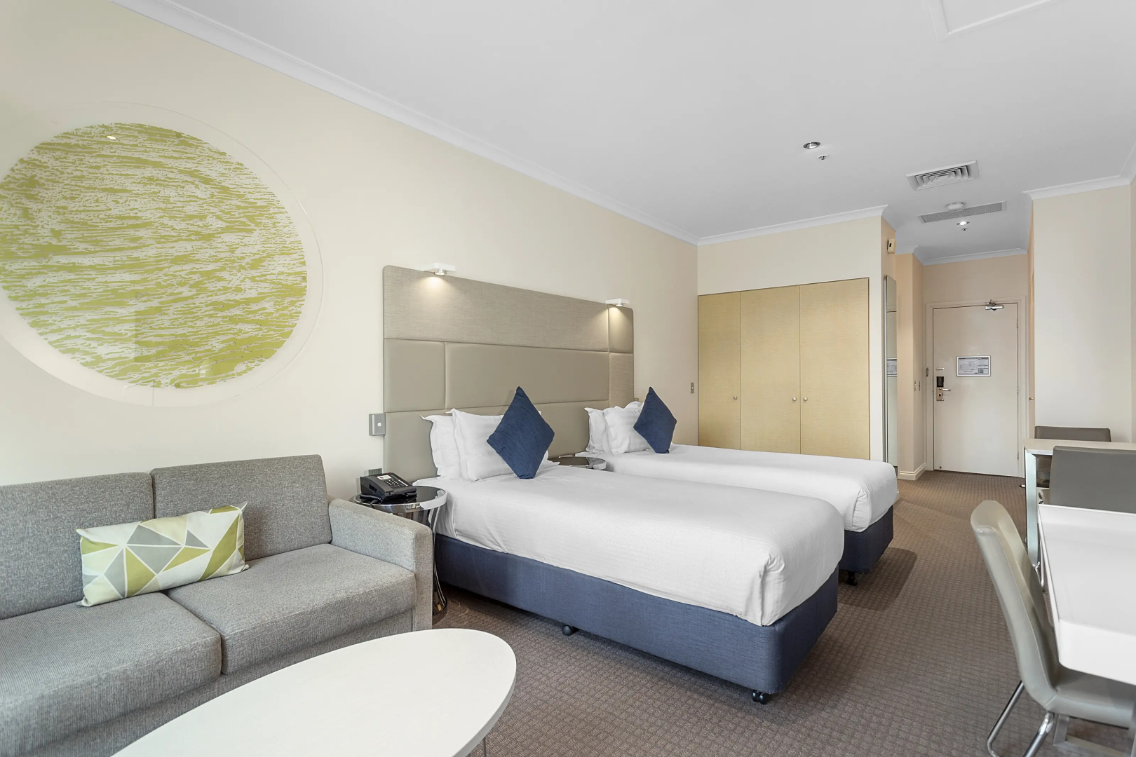 Photo - Clarion Suites Gateway