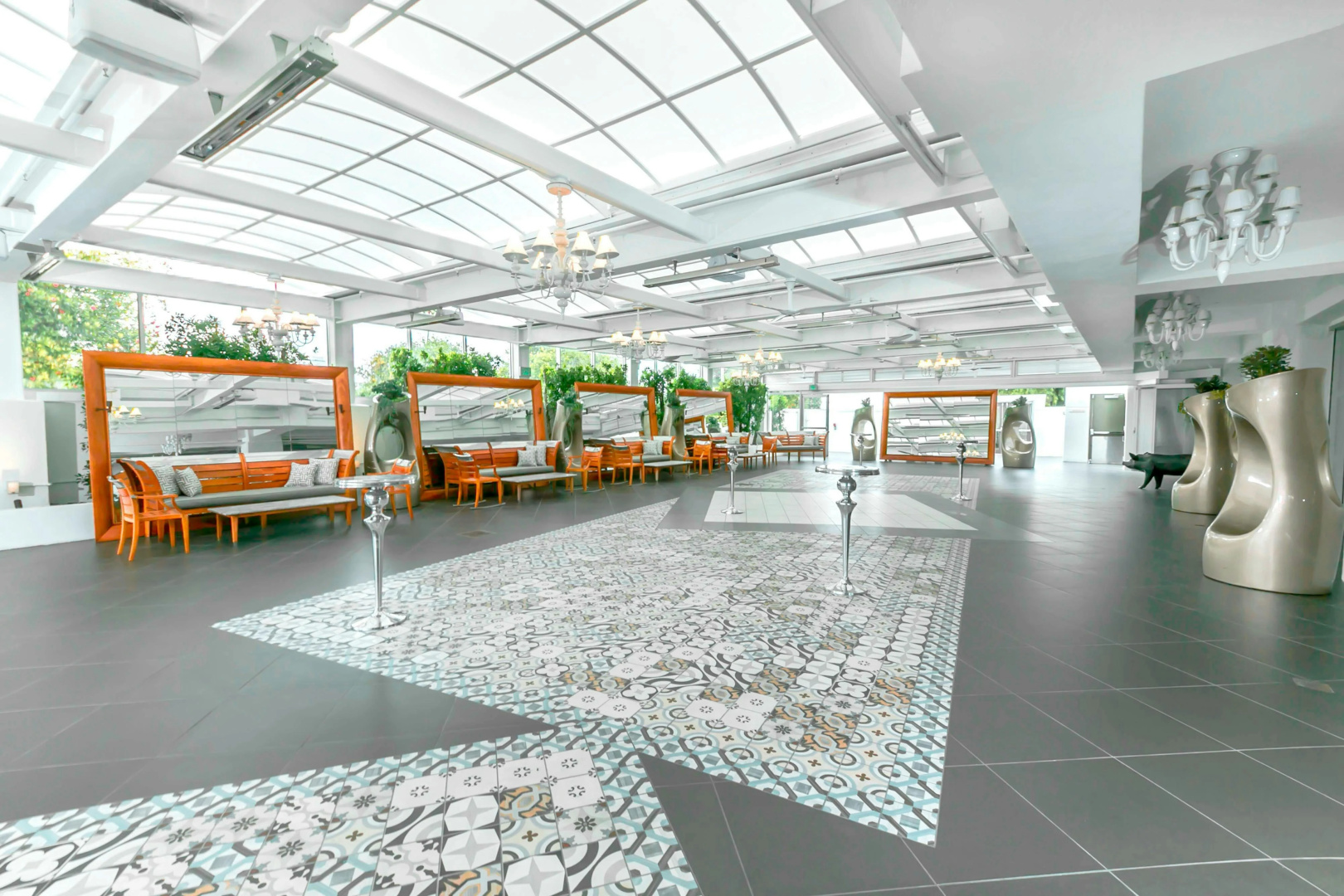 Photo - SLS Hotel, a Luxury Collection Hotel, Beverly Hills