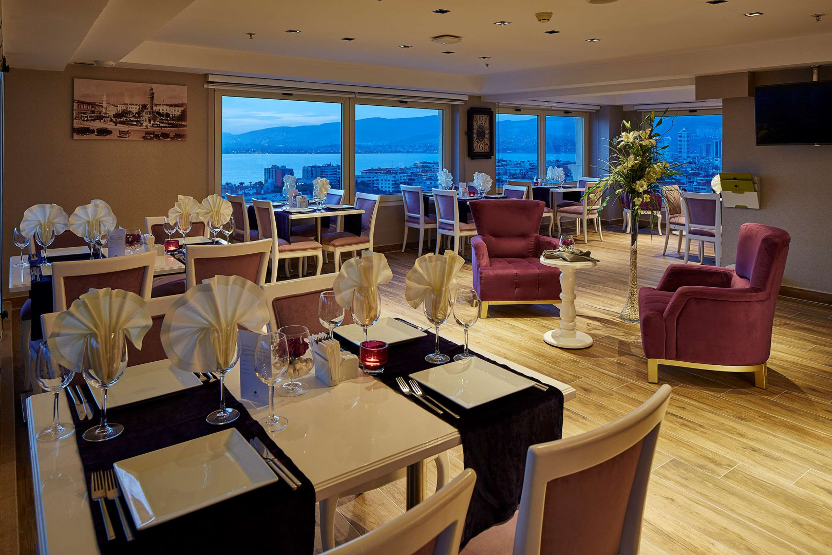 Foto - Doubletree By Hilton Hotel Izmir - Alsancak